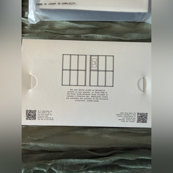 Cloth & Paper Bundle - Picture 3 of 7